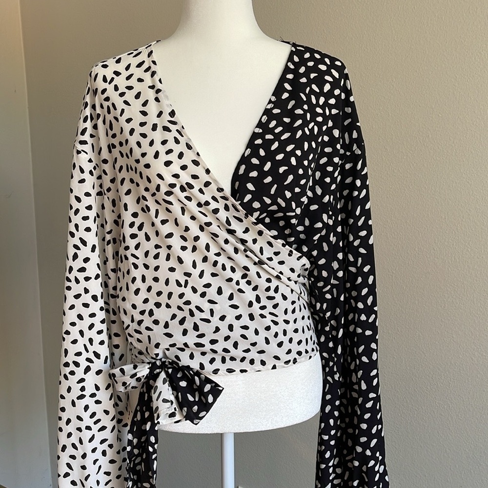 Black and White Wrap Blouse Size 2XL